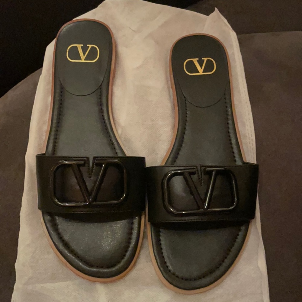 Brand new VALENTINO IMP BLACK LEATHER